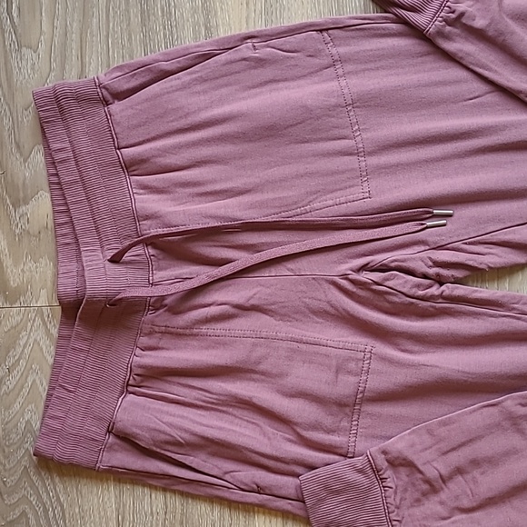 RW & CO Mauve Drawstring Elastic Waist Soft Joggers Size Small - Picture 2 of 6